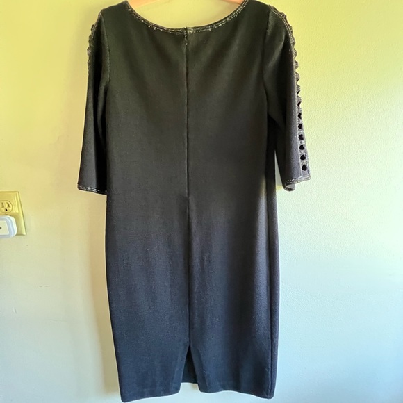 St John Evening dress with sequin trim and cutaway sleeves - Picture 2 of 8